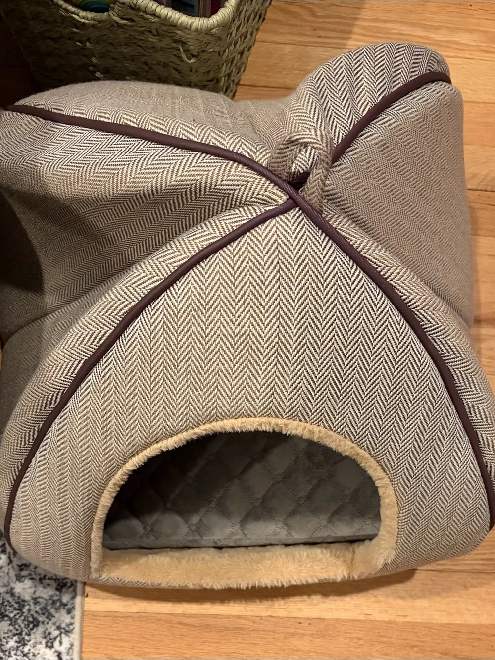 Cozy Cat or Dog Cave Bed - Plush Hideaway for Cats or Dogs